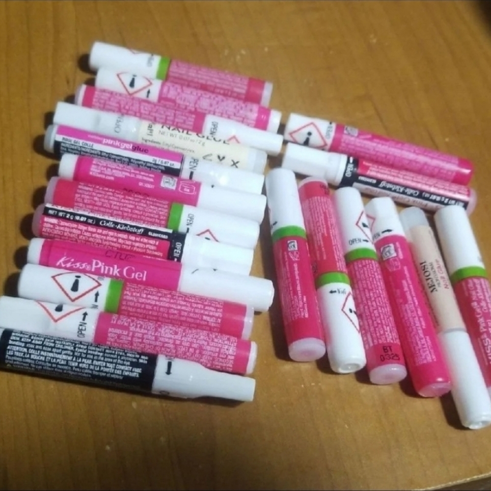 New Pack of 20 pink gel nail glue kiss nailbliss